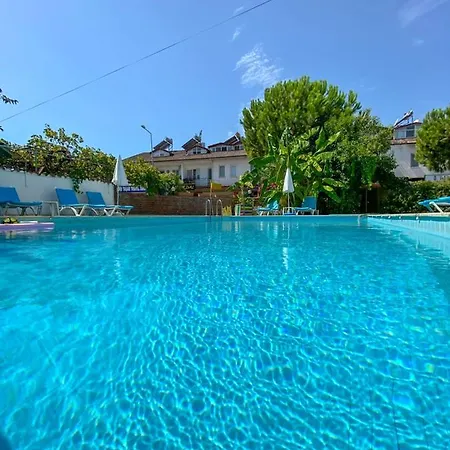 Moonlight Aparthotel 3*